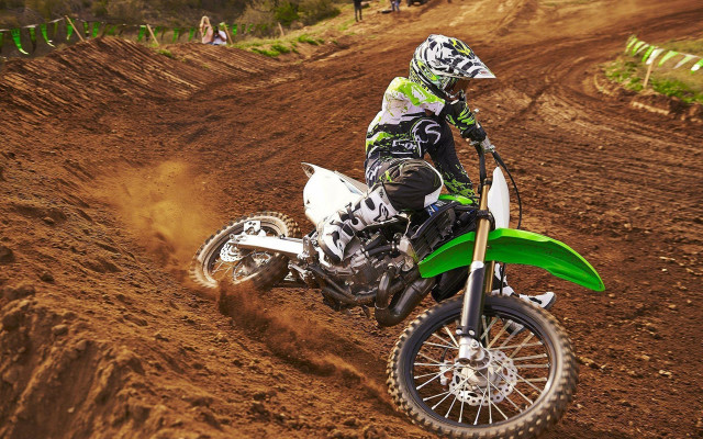 Dirt bike rider track spectators free wallpaper for desktop - medium preview image