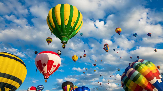 Hot air balloons flying sky free wallpaper for desktop - medium preview image