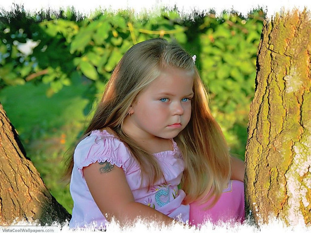Little girl sitting tree eyes free wallpaper for desktop - medium preview image