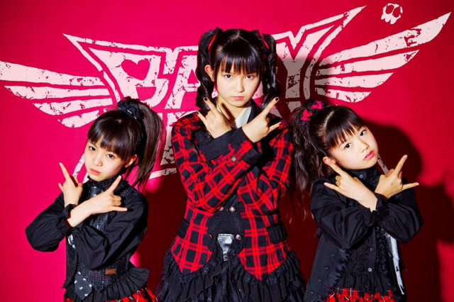 Three girls black red outfits free wallpaper for desktop - medium preview image