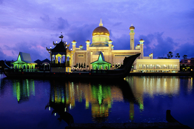 Large building dome clock tower #3 free wallpaper for desktop - medium preview image