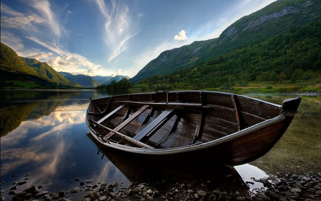 Lake mountain boat clouds sunset free wallpaper for desktop - medium preview image