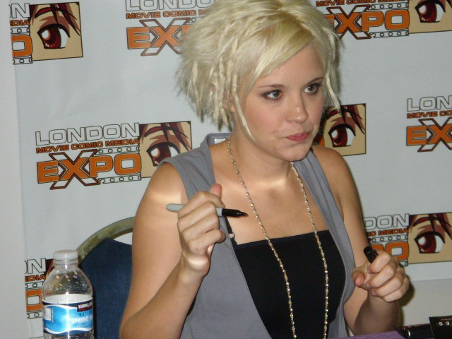 Woman necklace table water microphone free wallpaper for desktop - medium preview image