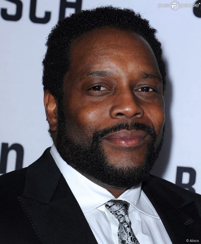 Man beard suit pose picture #2 free wallpaper for mobile - medium preview image