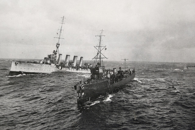 Large ship ocean small boat #2 free wallpaper for desktop - medium preview image