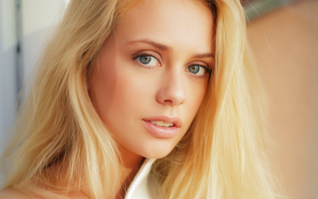 Blonde woman blue eyes white #4 free wallpaper for desktop - medium preview image