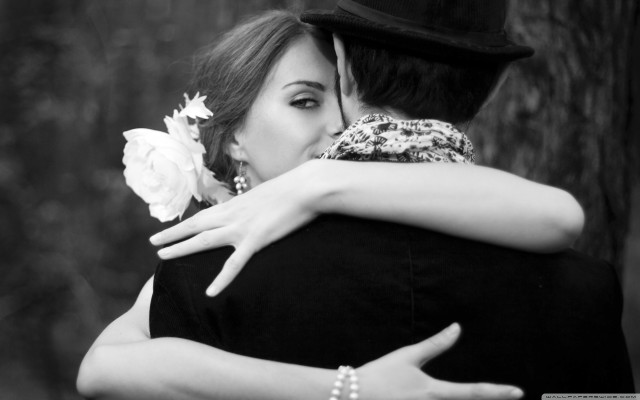 Man woman embrace blackwhite tree free wallpaper for desktop - medium preview image