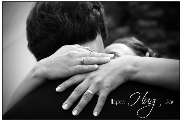 Couple hugging happy hug day free wallpaper for desktop - medium preview image