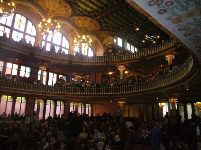 Large room crowded people ceiling free wallpaper for desktop - medium preview image