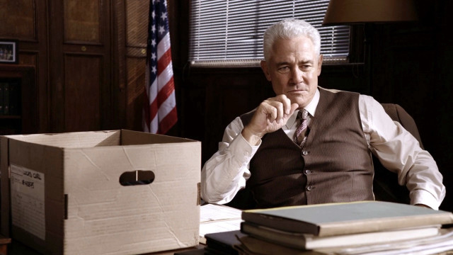 Man desk box flag background free wallpaper for desktop - medium preview image