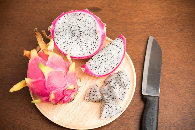 Knife fruit plate neoplasticism stock free wallpaper for desktop - medium preview image