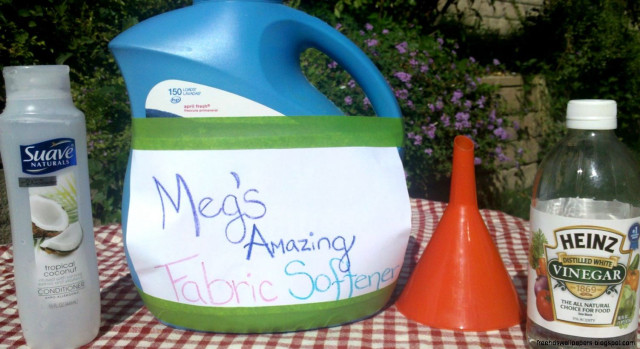 Table sign cleaners vinegar bottles free wallpaper for desktop - medium preview image