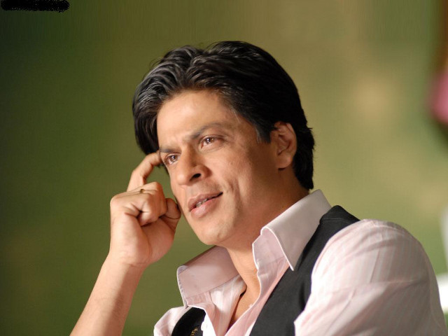 Man vest cellphone microphone talking free wallpaper for desktop - medium preview image