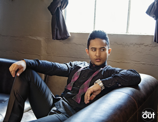 Man couch room window tie free wallpaper for desktop - medium preview image