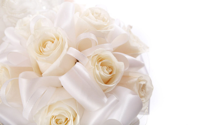 Bouquet white roses ribbon side free wallpaper for desktop - medium preview image