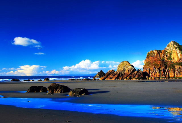 Beach rocks water blue sky #2 free wallpaper for desktop - medium preview image