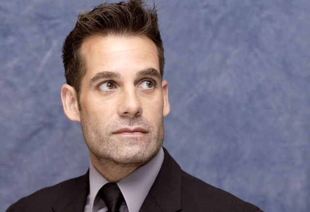 Man suit tie serious look #14 free wallpaper for desktop - medium preview image