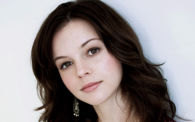 Woman long dark hair necklace #3 free wallpaper for desktop - medium preview image