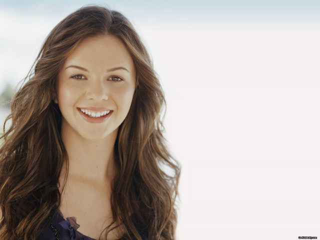 Carey morris smiling woman photorealistic free wallpaper for desktop - medium preview image