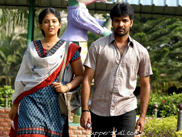 Man woman walking statue dress free wallpaper for desktop - medium preview image