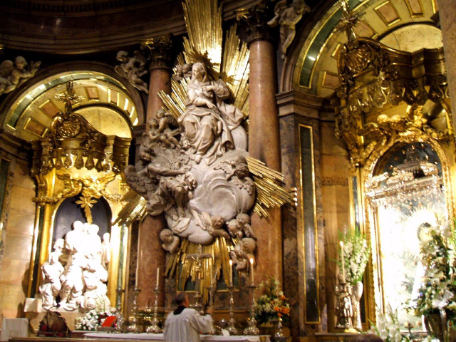 Statue woman church gold white free wallpaper for desktop - medium preview image