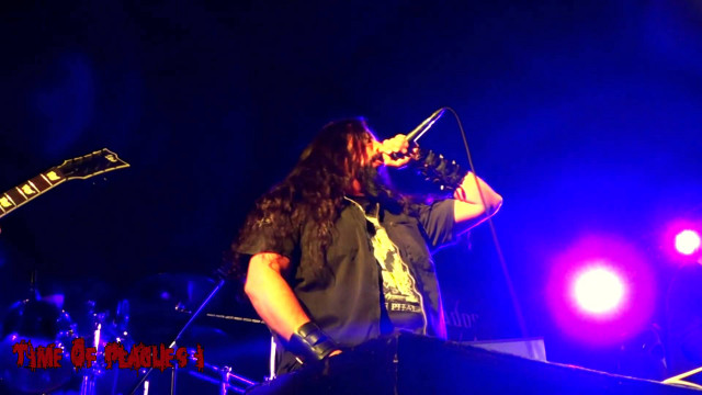 Man long hair stage microphone free wallpaper for desktop - medium preview image