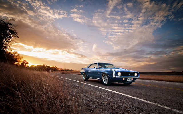 Blue mustang country road sunset free wallpaper for desktop - medium preview image