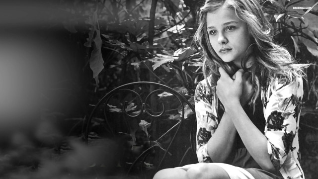 Woman bench bush hands chest free wallpaper for desktop - medium preview image