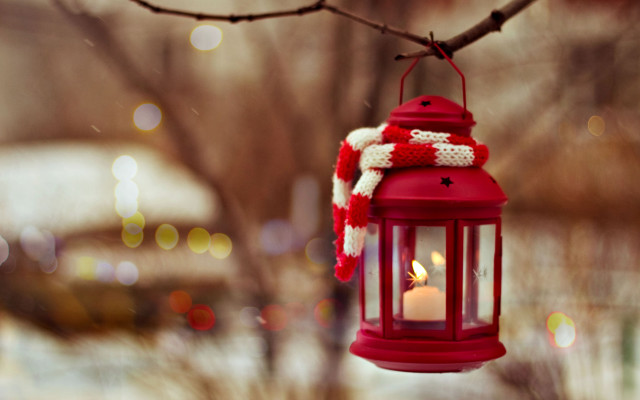 Red lantern tree scarf candle free wallpaper for desktop - medium preview image