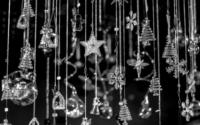 Chandelier christmas decorations black white free wallpaper for desktop - medium preview image