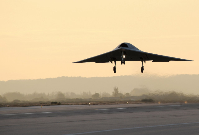 Jet taking off airport runway #2 free wallpaper for desktop - medium preview image