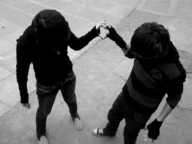 Two people holding hands walking free wallpaper for desktop - medium preview image