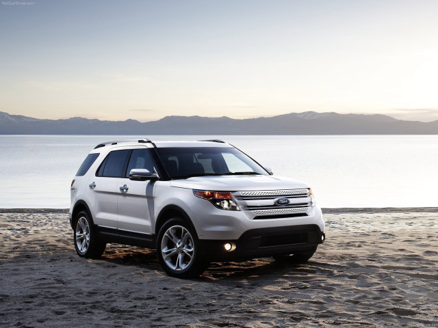 White suv beach ocean mountains free wallpaper for desktop - medium preview image