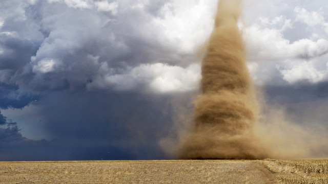 Dust plume wheat field storm free wallpaper for desktop - medium preview image