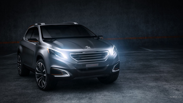Silver suv dark room spotlight free wallpaper for desktop - medium preview image