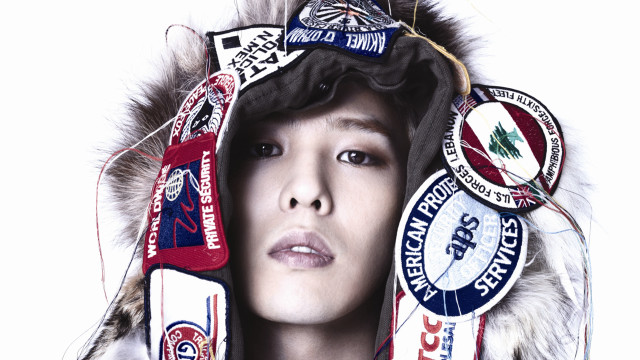 Woman fur hood badges face free wallpaper for desktop - medium preview image