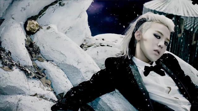 Whitehair woman black clothes rock free wallpaper for desktop - medium preview image