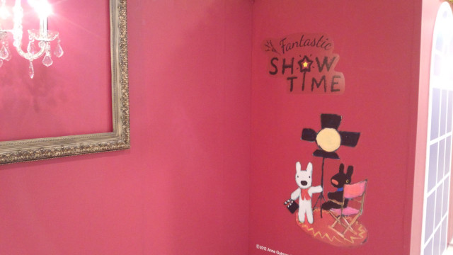 Pink bathroom dog chandelier mirror free wallpaper for desktop - medium preview image