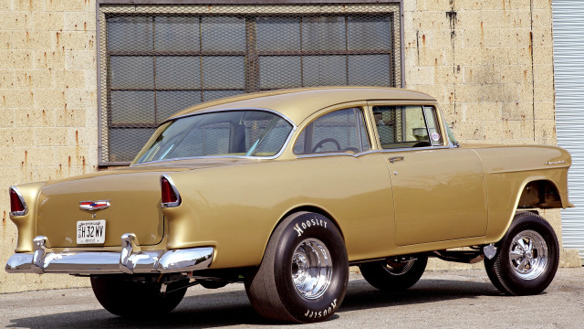 Tan car parked building window free wallpaper for desktop - medium preview image