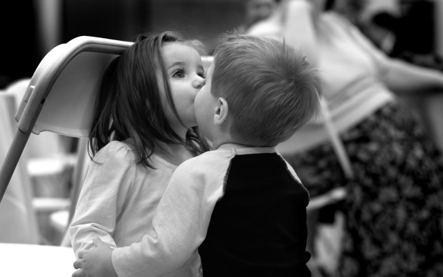 Boy girl kissing black white free wallpaper for desktop - medium preview image