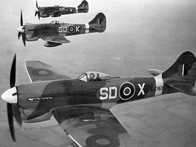 Planes flying sky cityscape clouds free wallpaper for desktop - medium preview image