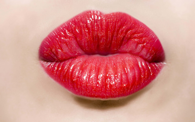 Lips red stain airbrush bálint free wallpaper for desktop - medium preview image