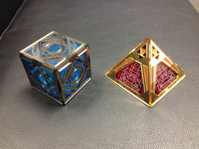 Two small metal objects table free wallpaper for desktop - medium preview image