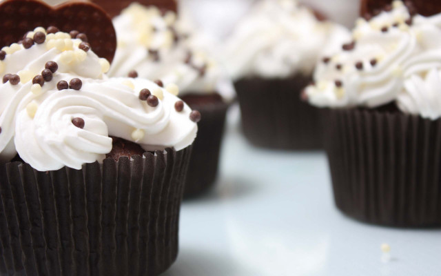 Cupcake white frosting chocolate hearts free wallpaper for desktop - medium preview image
