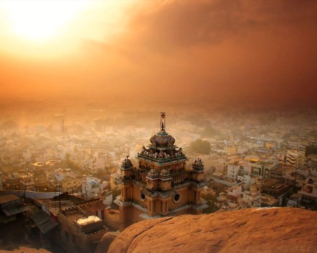 City high view dome building #3 free wallpaper for desktop - medium preview image