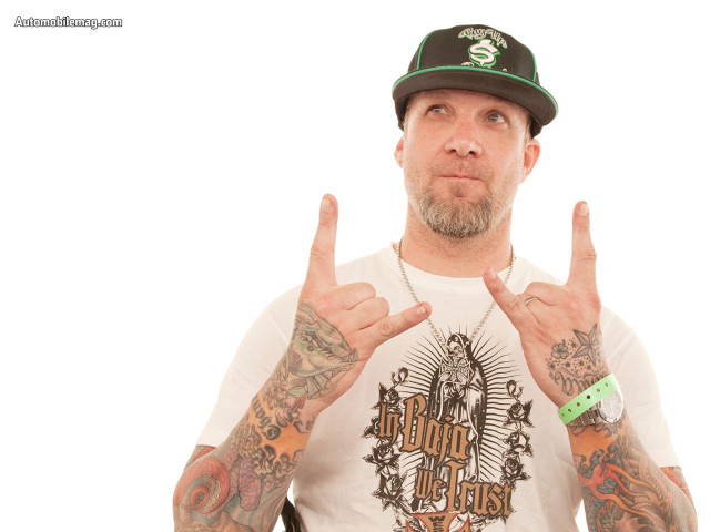 Man hat tattoos peace sign free wallpaper for desktop - medium preview image