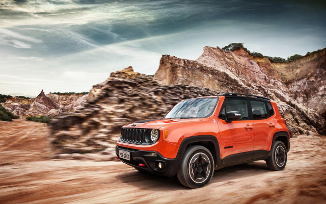 Jeep dirt road mountain cloudy free wallpaper for desktop - medium preview image
