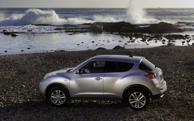 Silver car rocky beach ocean free wallpaper for desktop - medium preview image
