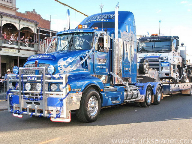 Blue semi truck trailer tokyo free wallpaper for desktop - medium preview image