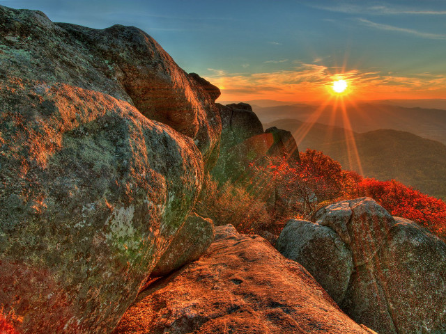 Sunset rocky mountain bright sun free wallpaper for desktop - medium preview image
